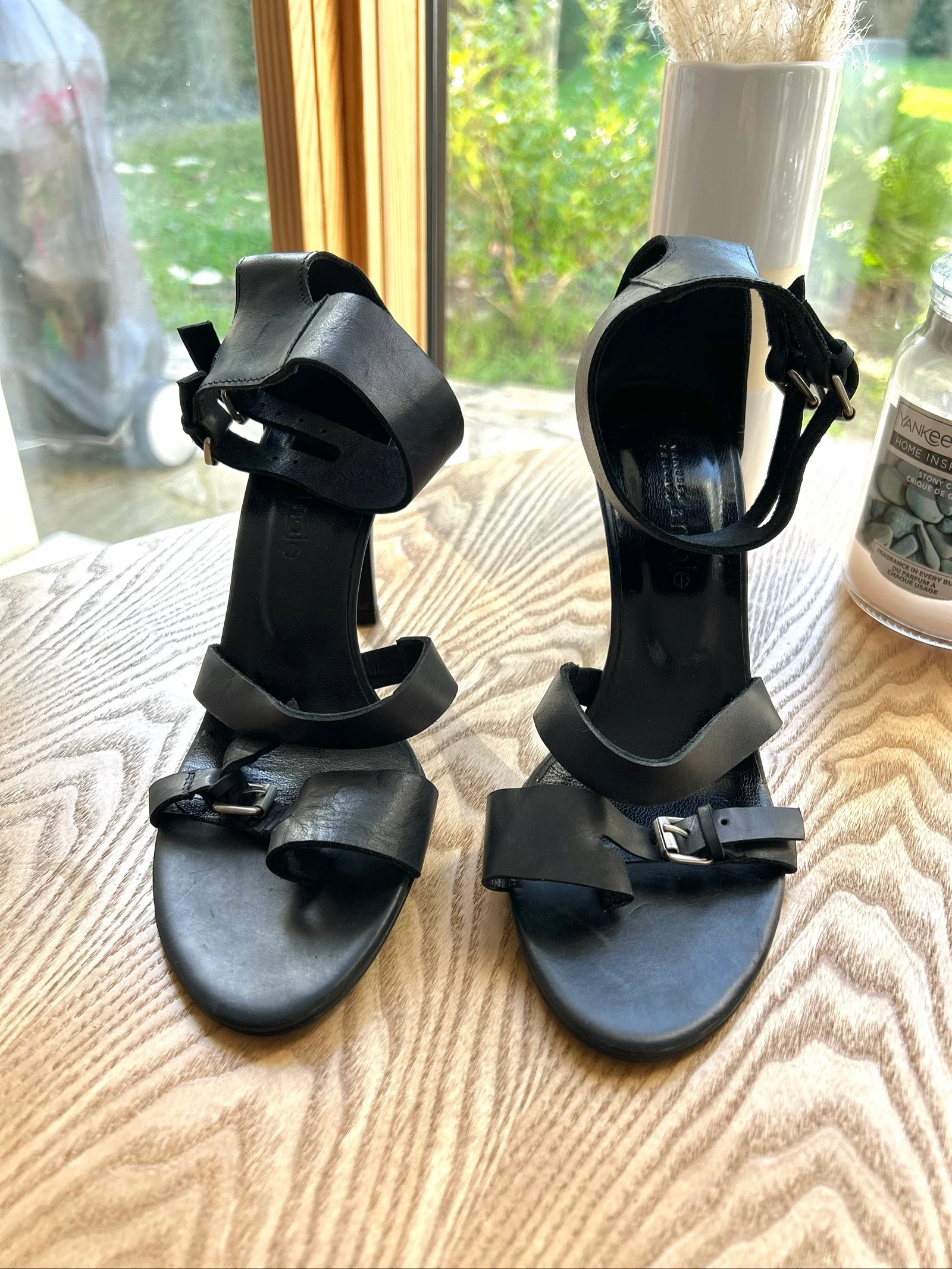 Sandales à talons en cuir noir Pointure 40 Maje  – photo 14